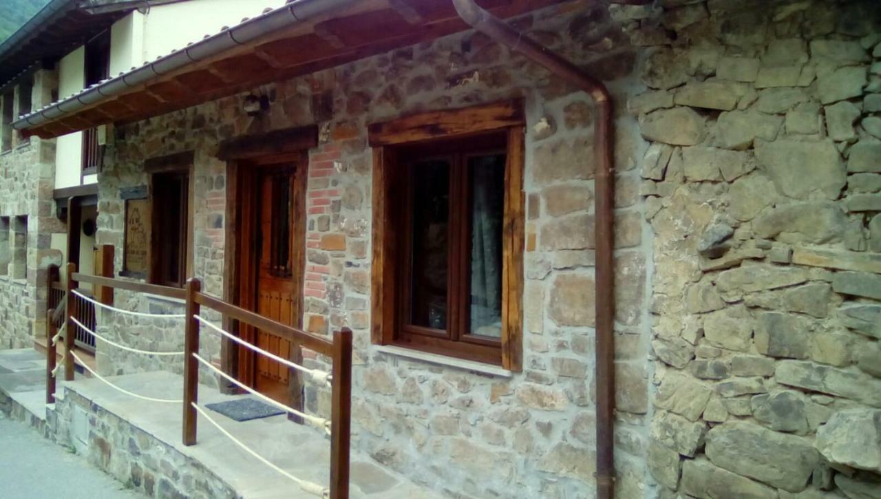 La Rama Del Castor Villa Espinama Exteriör bild